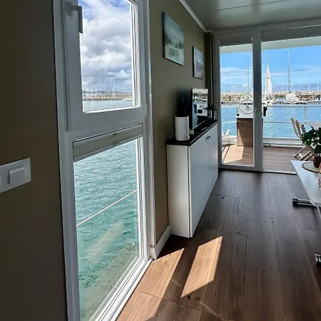 Ботель Casa Flotante *
